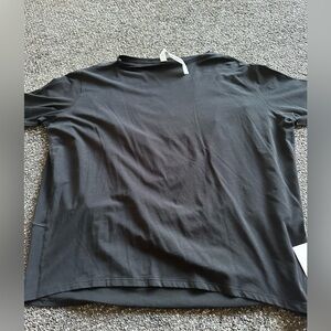 Lululemon Back in Action - Short Sleeve